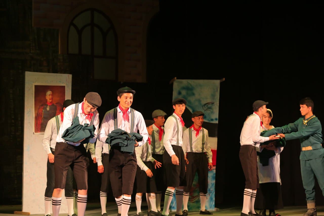 Talabalar teatr studiyalari festivalida sahna ko‘rinishi