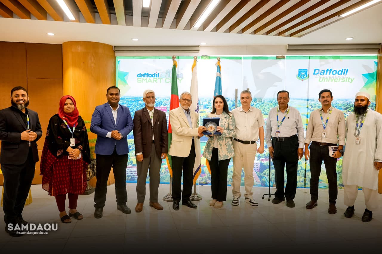 Rektorning Bangladeshdagi Daffodil universitetiga tashrifi